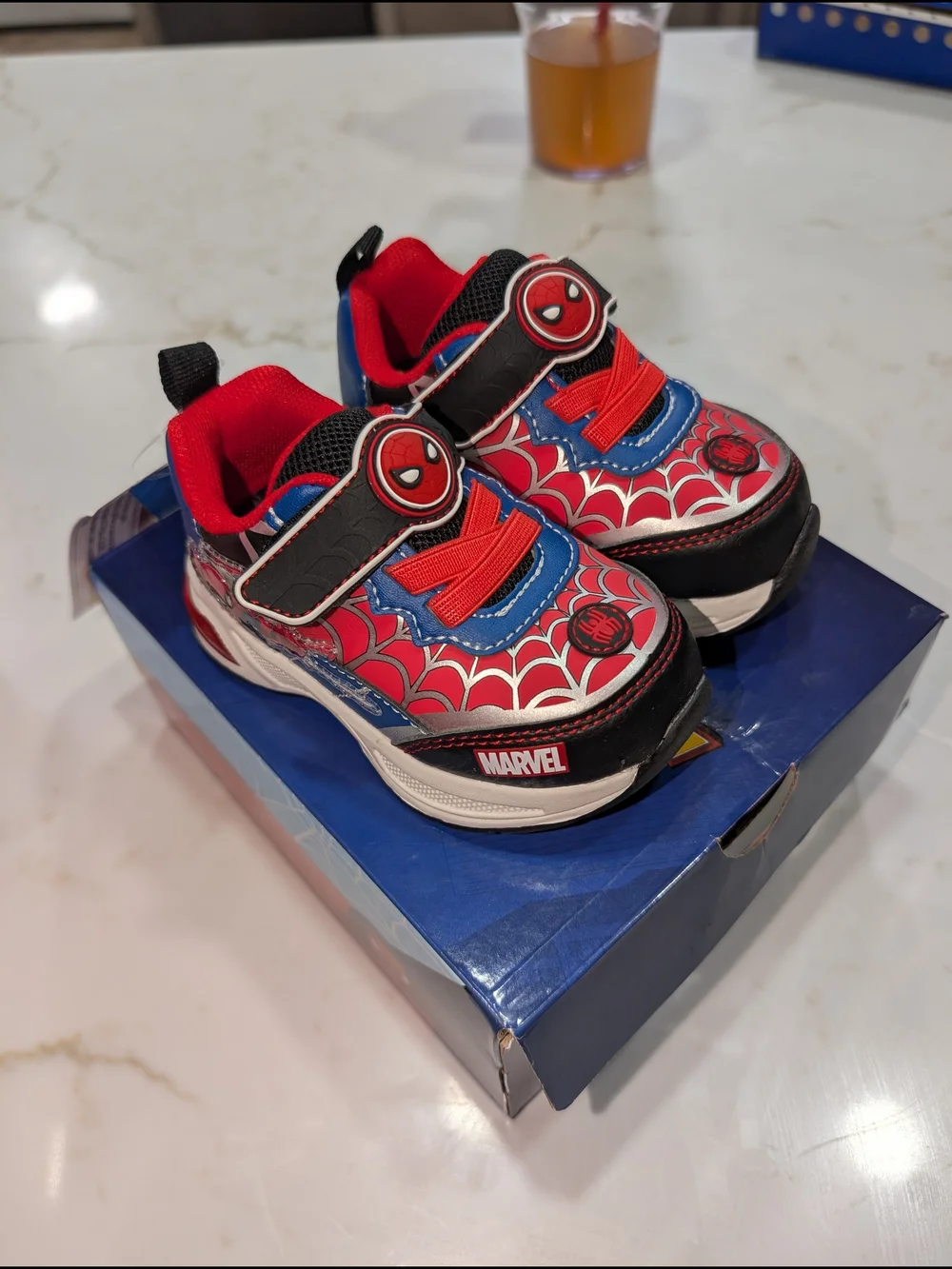 ~Spider man light up toddler sneakersSize 6